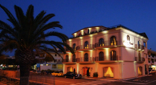 Bram Hotel, Book Hotel Hoteller i Lamezia Terme med parkering, Parkering