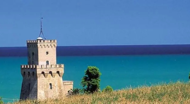 Appartamentino Acquamarina, Prenota Hotel Hotel a Abruzzo con parcheggio, Parcheggio