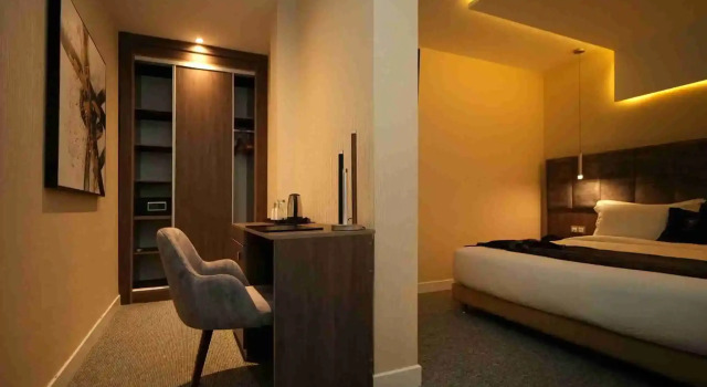 Ad Hotel Pont D'Hydra
