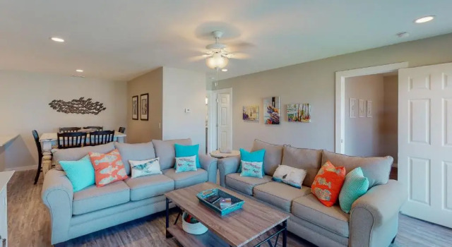 AH-E117 Remodeled First Floor Condo, Across From The Shared Pool & Hot Tub, Near Marina & Ferry