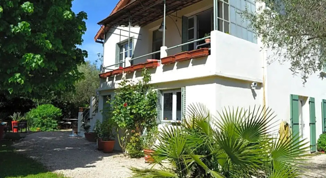 L'Oustalet, Rezerwuj Hotel Uzes Gard