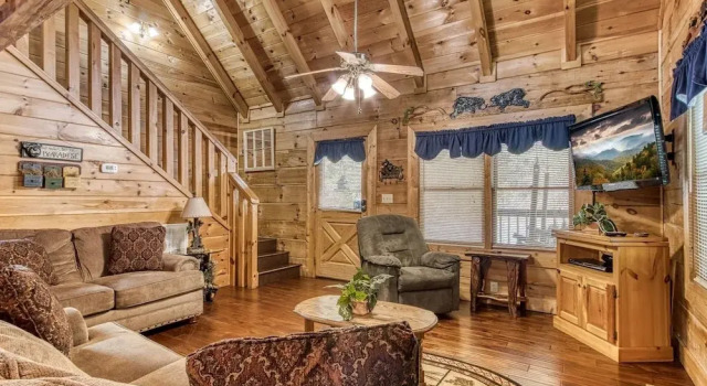 Er 256 - Smoky Mountain Top Great Location - Close To Town! 3 Bedroom Cabin by RedAwning