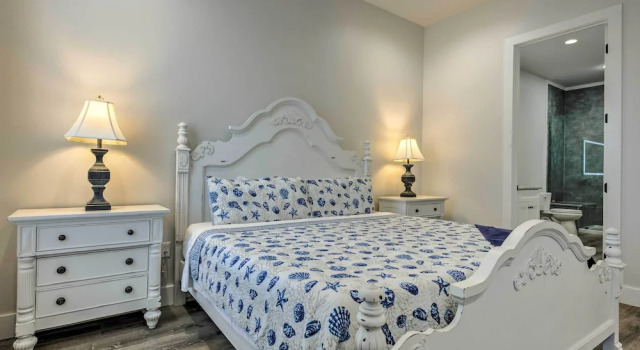 Spacious Gulfport Home - Walk to Beach, Забронировать Дом для отпуска Галфпорт Миссисипи - побережье