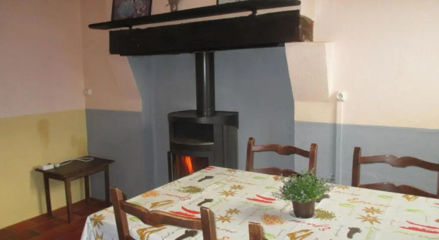 Gîte Montoldre, 2 pièces, 2 personnes - FR-1-489-170, Boek Hotel Montoldre 