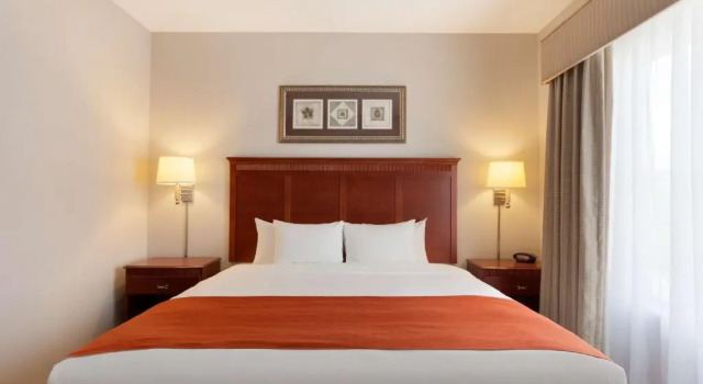 Двухместный люкс c 1 комнатой Country Inn & Suites by Radisson, Harrisonburg, VA