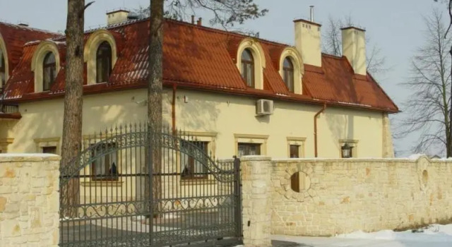 Kryształowy Pałacyk, Reserva ahora Hotel Kozienice Mazovia