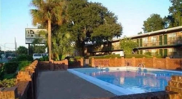 Collegiate Village Inn, Réserver Hôtel Tallahassee Panhandle Florida