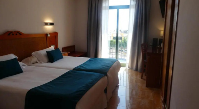 Двухместный номер Standard с видом на бассейн Hotel La Laguna Spa & Golf