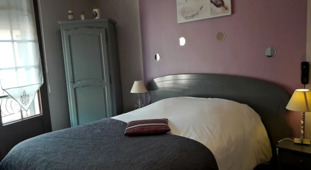 Номер Classic LOGIS Hotel Restaurant Auberge Du Cheval Blanc