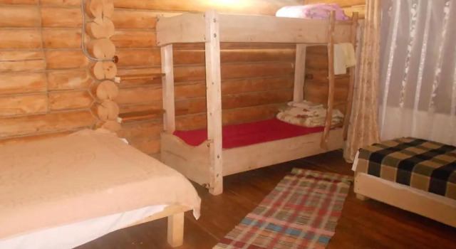 Трёхместный номер Comfort с балконом и с красивым видом из окна Domik v Gorakh
