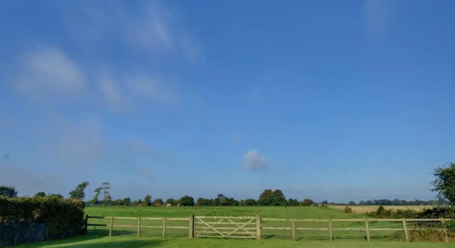 Serene Holiday Home in Hawkinge With Garden