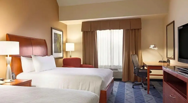 Четырёхместный номер Premium Hilton Garden Inn Lancaster