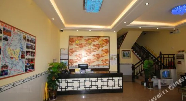 Hongyuan Hotel (Yangshuo West Street), Забронировать Отель Отели Яншо с парковкой, рядом с Парк Яншо, Парковка