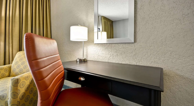 Двухместный полулюкс DoubleTree by Hilton Phoenix North