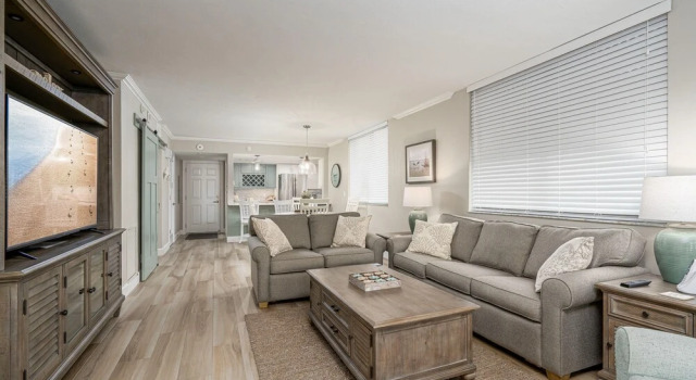 Caper Beach Club # 212 - 2810 Estero Blvd by Coastal Vacation Properties, Забронировать Отель Отели в центре Форт-Майерс-Бич, в центре