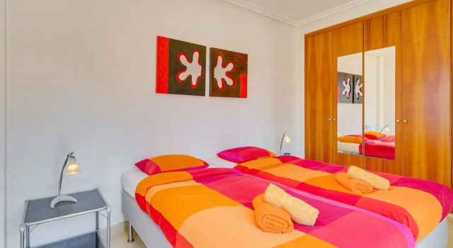 Huge Holiday Home in Torrevieja With Swimming Pool, Забронировать Отель Отели Торревьеха 3 звезды, рядом с Аквапарк в Торревьехе, 3*