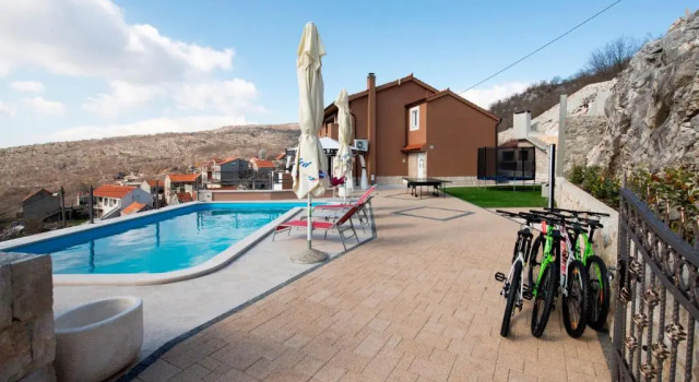Villa Ivana, Rezervați Vilă Bikici Croaţia