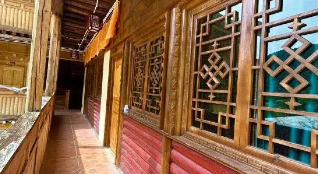 Danba Luo Jia Yunjie  Homestay, Prenota Hotel Hotel a Danba con parcheggio, Parcheggio