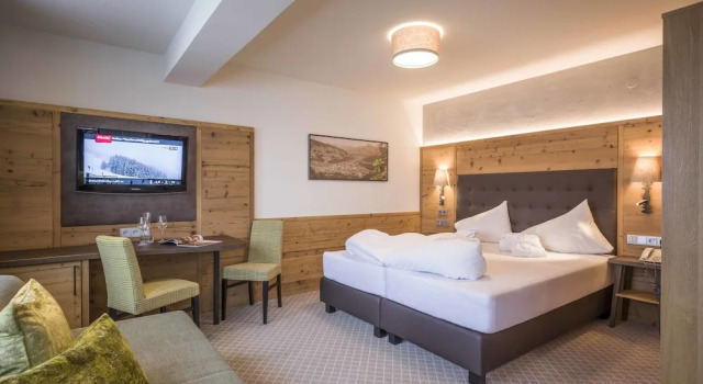 Трёхместный номер Standard c 1 комнатой Alpen Glück Hotel Kirchberger Hof
