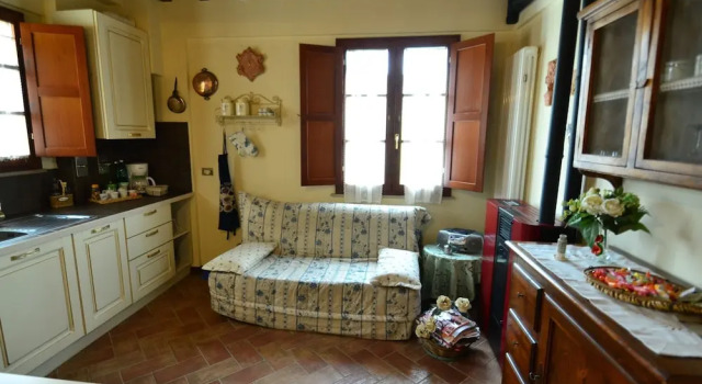 Delightful Holiday Home With Garden, Pool, Heating, Parking