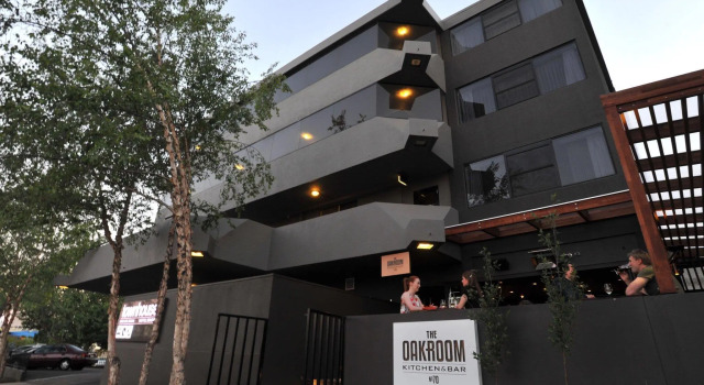 Townhouse Hotel, Забронировать Отель Уогга-Уогга Riverina