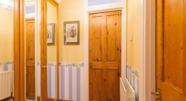 NEW Cosy 2 Bedroom Detached House West Finchley