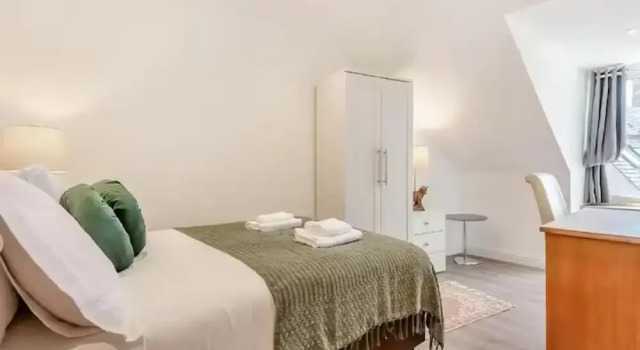 Family - Central - Wifi - Parking - Sleeps 4