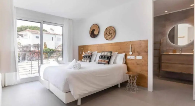 NARAMIA SAGARO VILLA - Full rental luxury house with POOL-GARDEN-BARBACUE-10 PAX, Rezerwuj Willa Castell-Platja d'Aro 