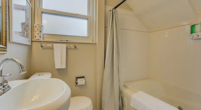 Коттедж 3BR Hot-tub & Dog-friendly Old Colorado City!!