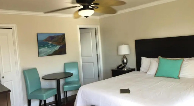 Двухместный номер Deluxe Beach Bungalow Inn and Suites