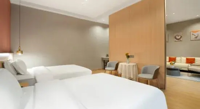 Люкс Deluxe Xingyuan River View Hotel