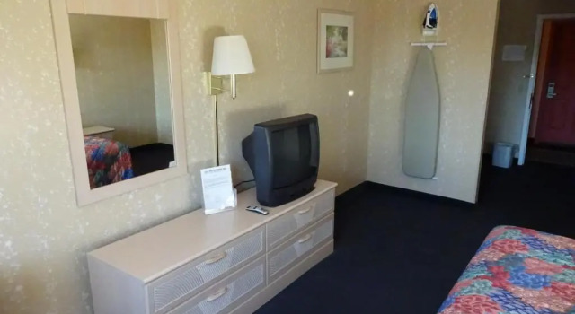 Номер Standard Hilltop Express Inn