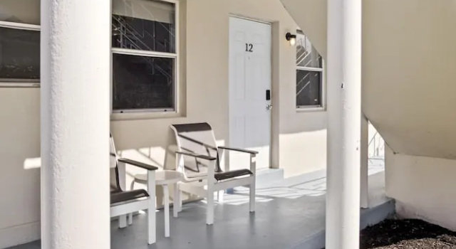 Апартаменты Serene Seaside Escape 1BR Bliss