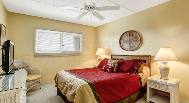 Номер Standard Modest Condo with Splendid Sunrise Views by RedAwning
