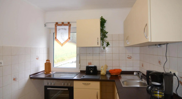 Inviting Apartment in Elpe with Garden, Забронировать Апартаменты/квартира Отели Эльпе с парковкой, Парковка