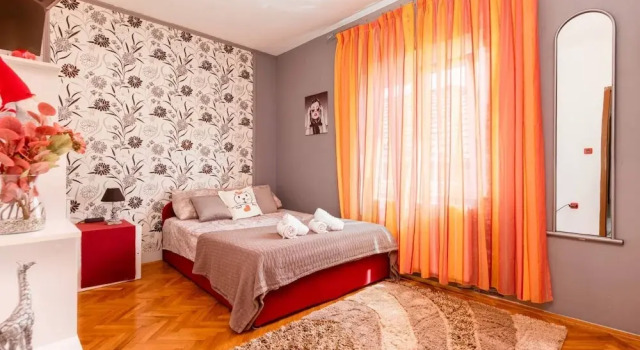 Luxury Seget Donji Apartments with Terrace and Sea View