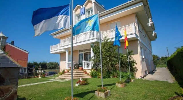 Hotel La Casa Del Abuelo, Забронировать Отель Отели в центре Тапия-де-Касарьего с завтраком, отели в центре Тапия-де-Касарьего с завтраком
