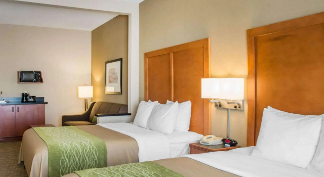 Четырёхместный люкс Comfort Inn & Suites West Chester - North Cincinnati