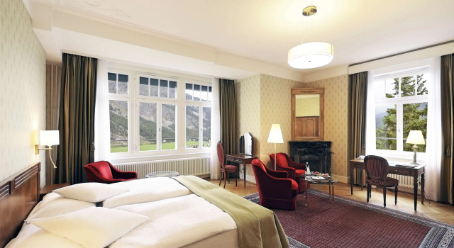 Hotel Waldhaus, Book Hotel Hoteller i Bregaglia Valley med parkering, Parkering