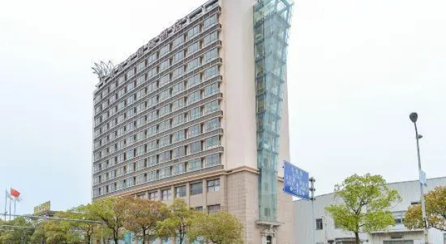 Люкс Sunkist International Hotel