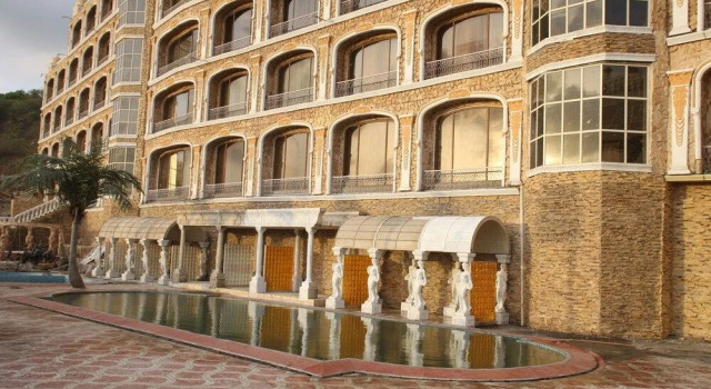 Imperial Grand Palace Hotel, Varaa Hotelli Hotellit New Delhi uima-altaalla, Uima-allas