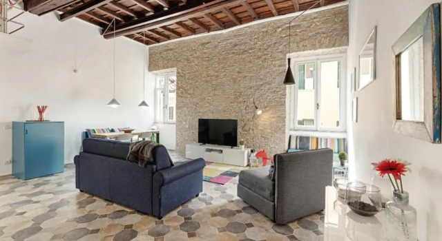 Sleek flat 4 guests 450mt from the Colosseum, Забронировать Отель Рим Лацио, рядом с Уста истины