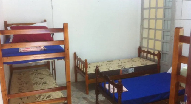 Кровать в общем номере (мужской номер) Hostel Casa Da Praia Piçarras