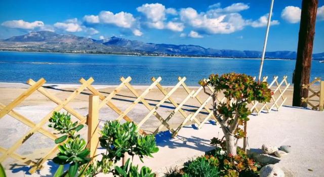 Апартаменты Bahia- apartment by the sea,close to cedar forest!