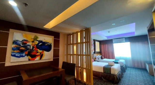Четырёхместный семейный люкс M Hotel Danok