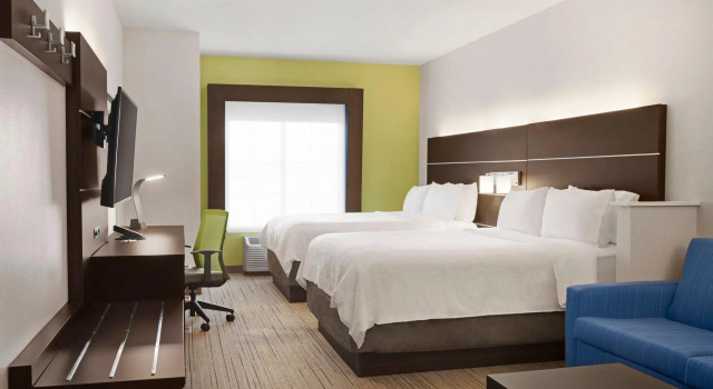 Четырёхместный люкс Holiday Inn Express Hotel & Suites Durant by IHG
