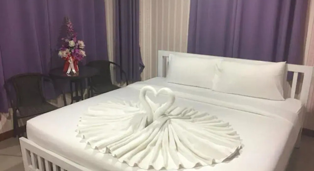 RainBow House, Rezervați Hotel Ban Sahakham 