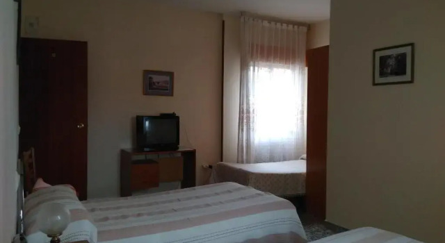 Pension Martinez, Book Guesthouse Hotels in Aragon with Parking, Parking