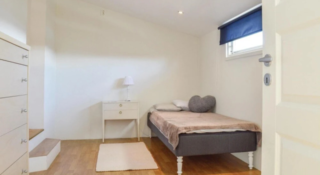 Amazing Home In Uddevalla With Kitchen, Book Hotel Uddevalla 