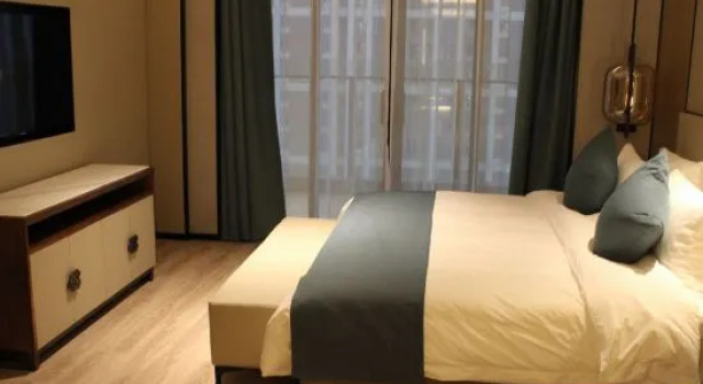 Suite Binjiang Hotel